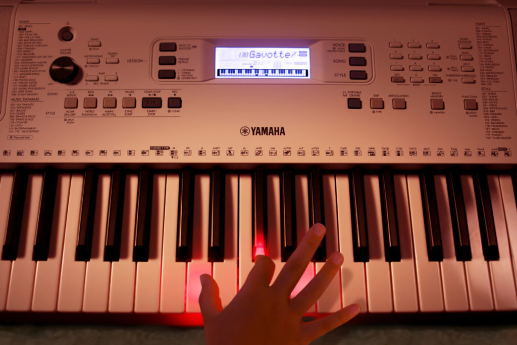 Yamaha EZ-300, jouer et apprendre - KR home-studio